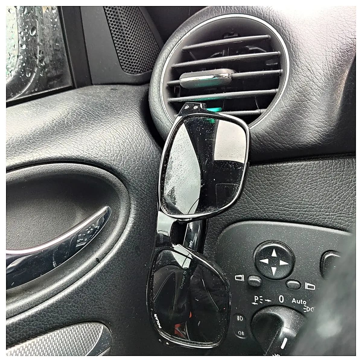 Car AC Vents Sun Visor Clip Windshield Sunglasses Holder Vehicle Air Vent Accessories Windshield Shade Car Windshield Accessories