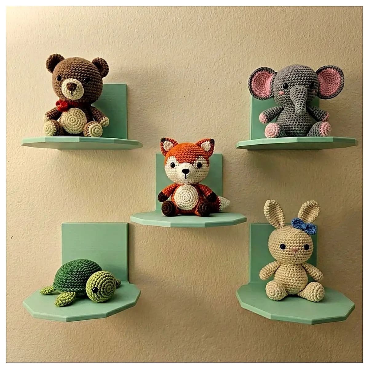 Plush Toy Display Stand Minimalist Toy Holder Toy Shelf Display Rack Miniature Toy Stand Kids Toy Organizer