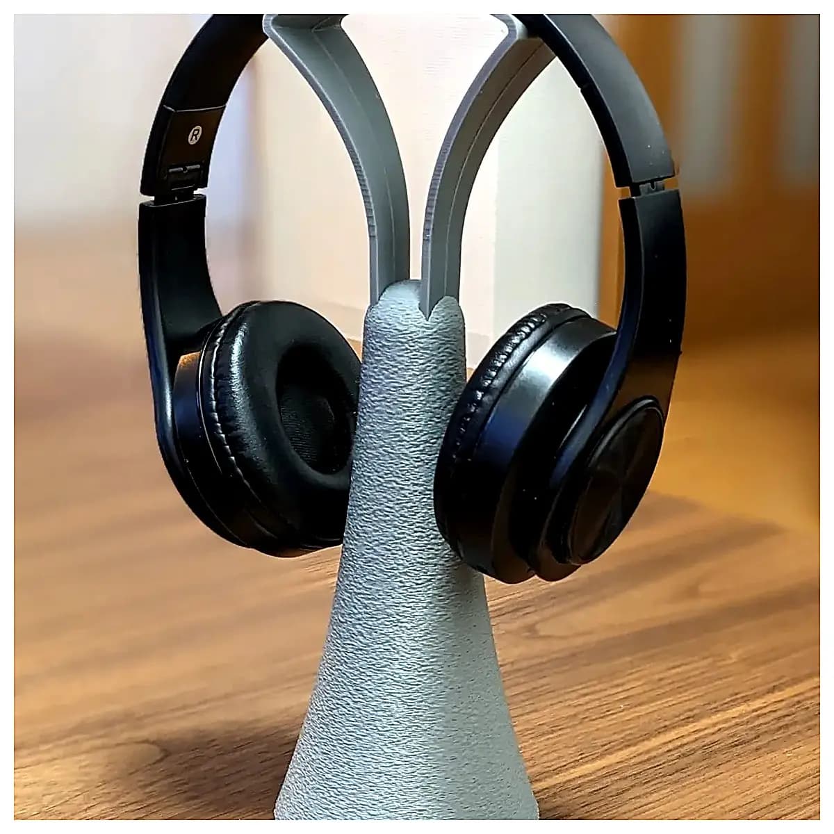 Headphone Holder Stand Earbud Organizer Desktop Clip Storage Accessory for Headphones Easy Grip Your Earbuds Desk Organizer