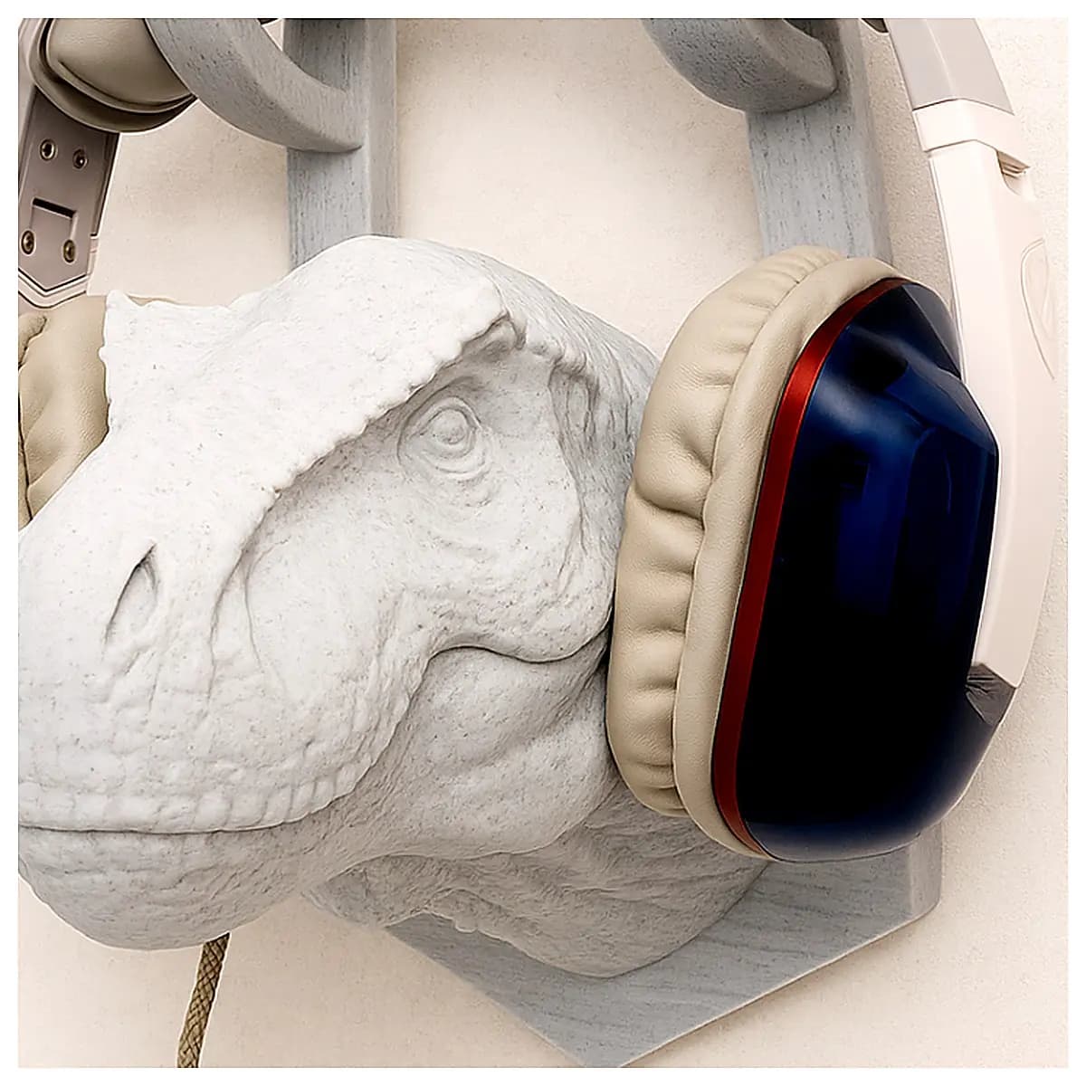 Triceratops Headphone Stand Dinosaur Design Phone Stand Mobile Holder Desktop Stand Phone Accessories Holder