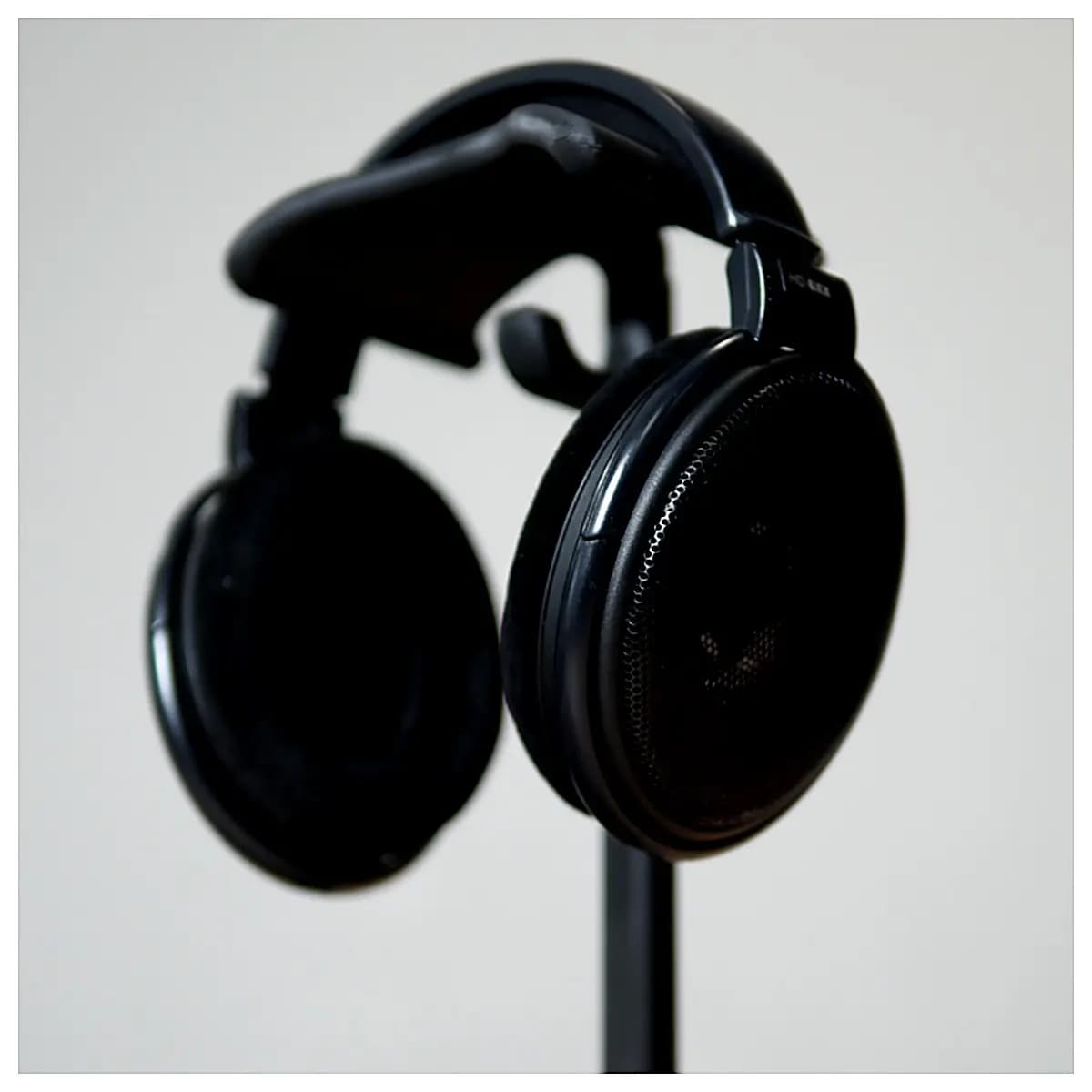 Futura Headphone Stand Mobile Headphone Holder Earbud Support Desk Portable Music Lover Phone Accessories Stand Support