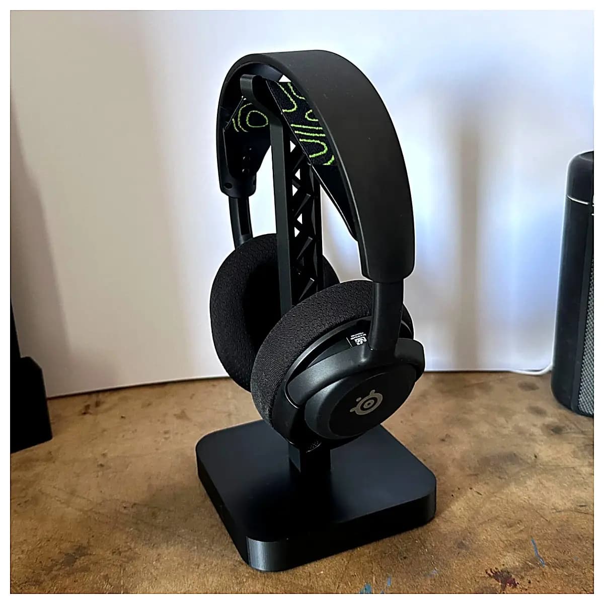 Headphone Holder Phone Headset Clip Earphone Support Mobile Accessory Phone Parts Sports Headphone Stand Compatible All Phones