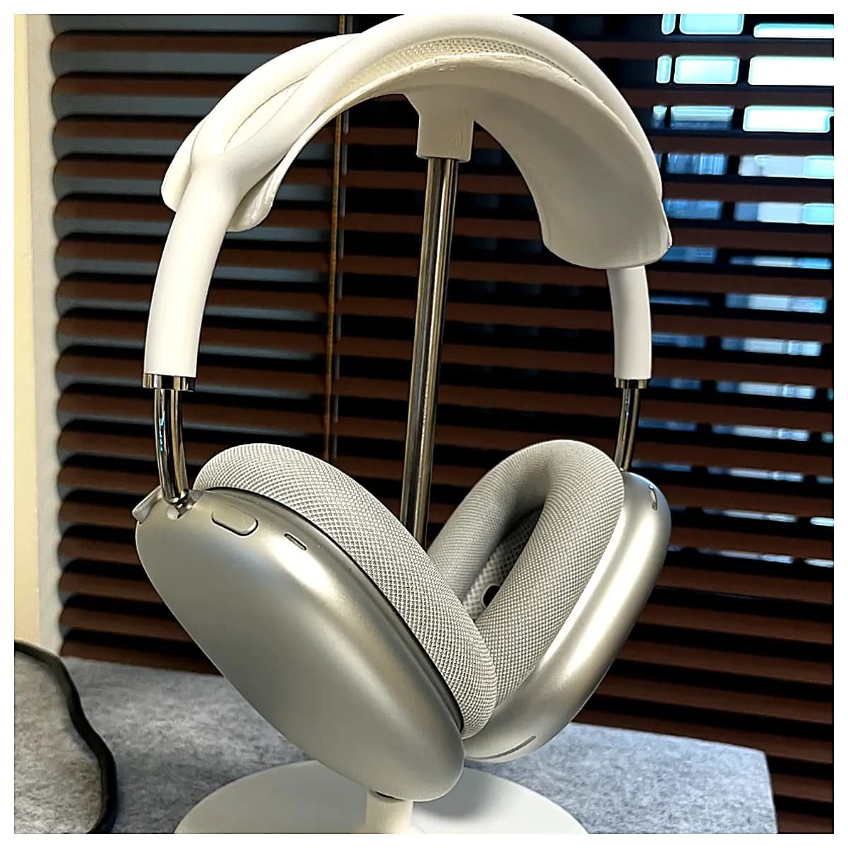 Headphone Holder Earbud Clip Phone Headphone Stand Mobile Earphone Support Earbuds Holder Workout Running Headphone Accessory