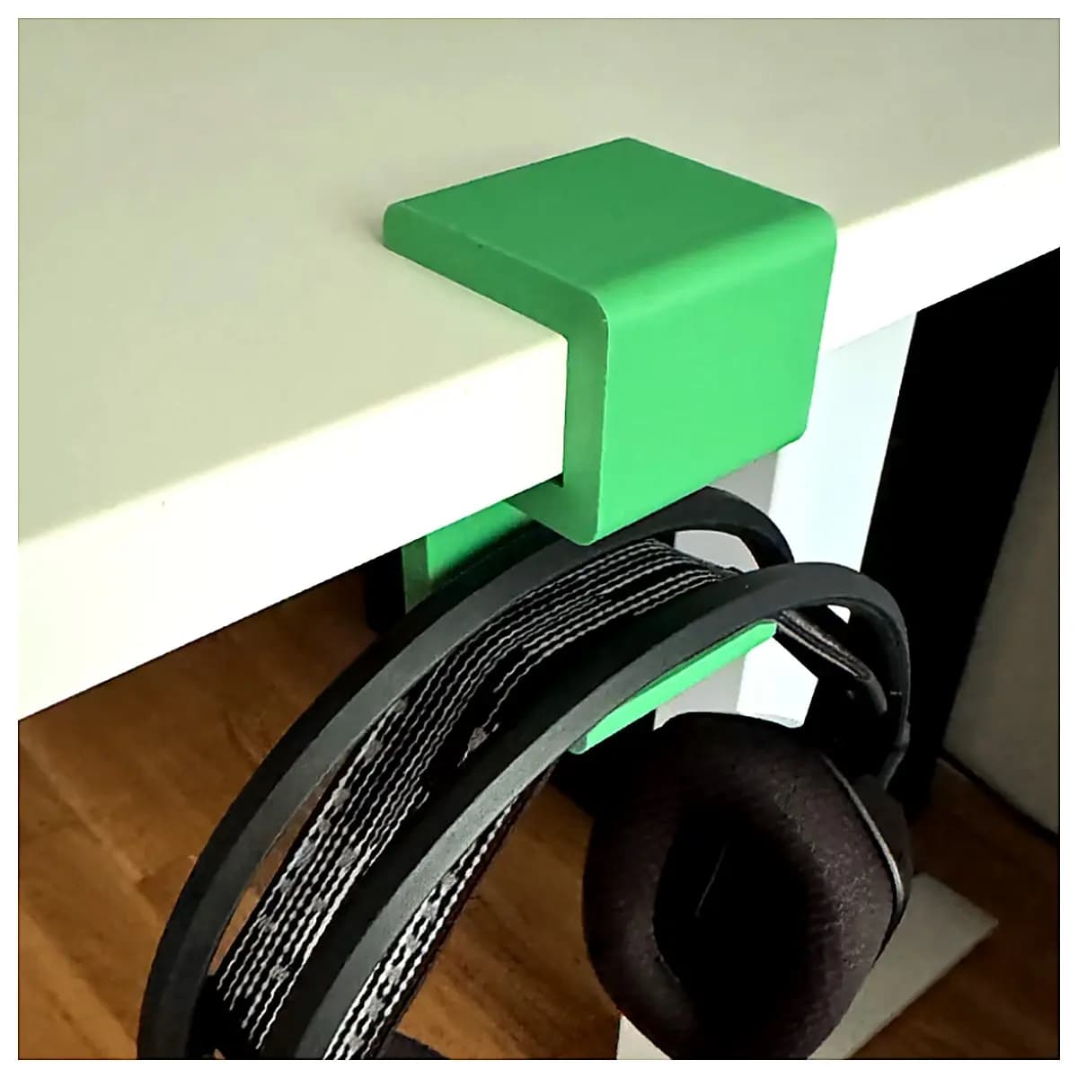 Headphone Cord Holder Headphone Strap Earbud Clip Earphone Buckle Mobile Headphone Cord Mobile Headphone Clip Mobile Accessories Mobile Stand Mobile P
