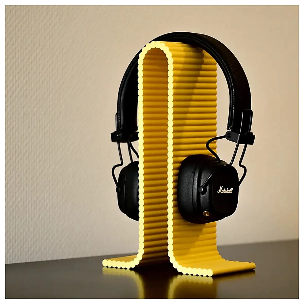 Phone Headphone Holder Mobile Phone Stand Earbud Support Phone Clip Desk Phone Stand Phone Accessory Mount Universal Fit