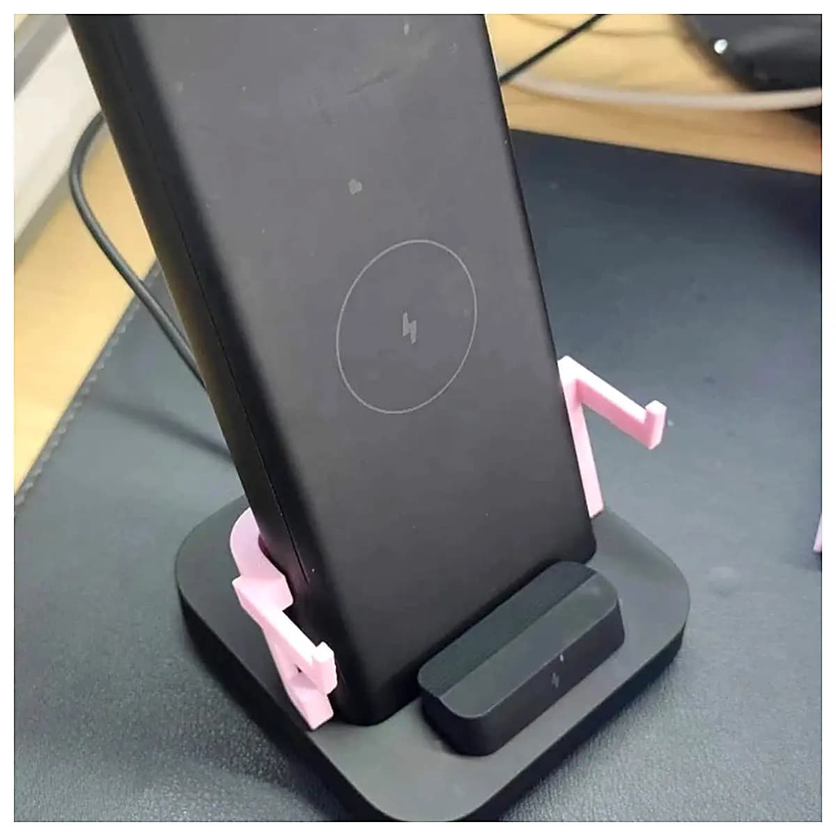 30W Wireless Power Bank Stand Holder Landscape Wireless Earbuds Charging Station Phone Charger Fast Charging Compatible Devices