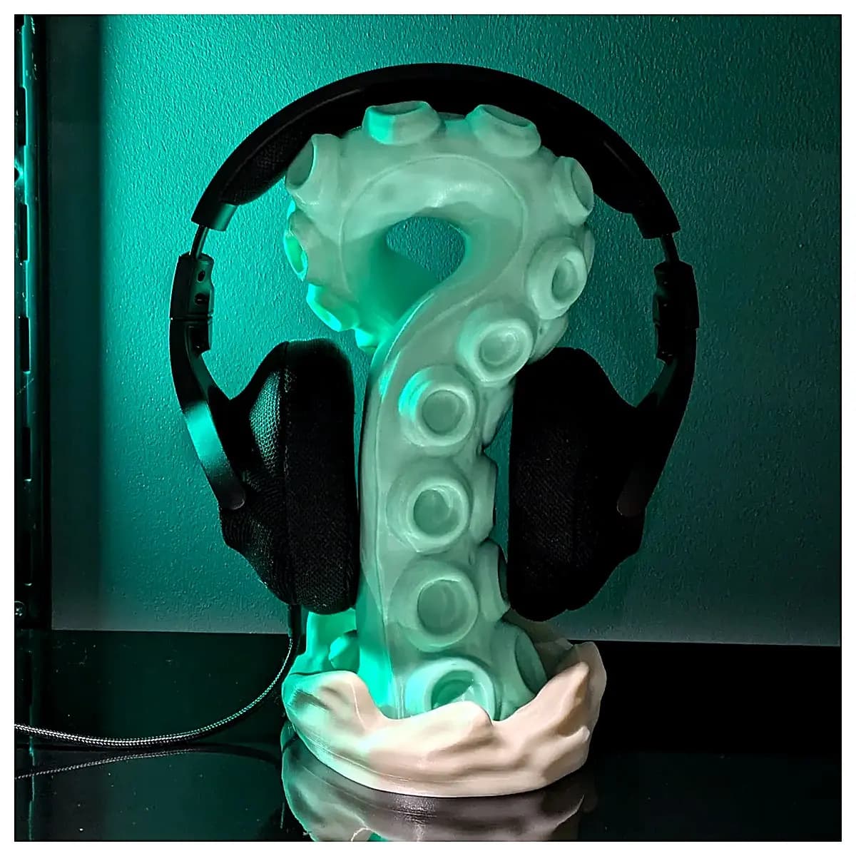 Headphone Holder Earbud Clip Phone Stand Mobile Accessory Headphone Stand Desktop Holder Phone Stabilizer