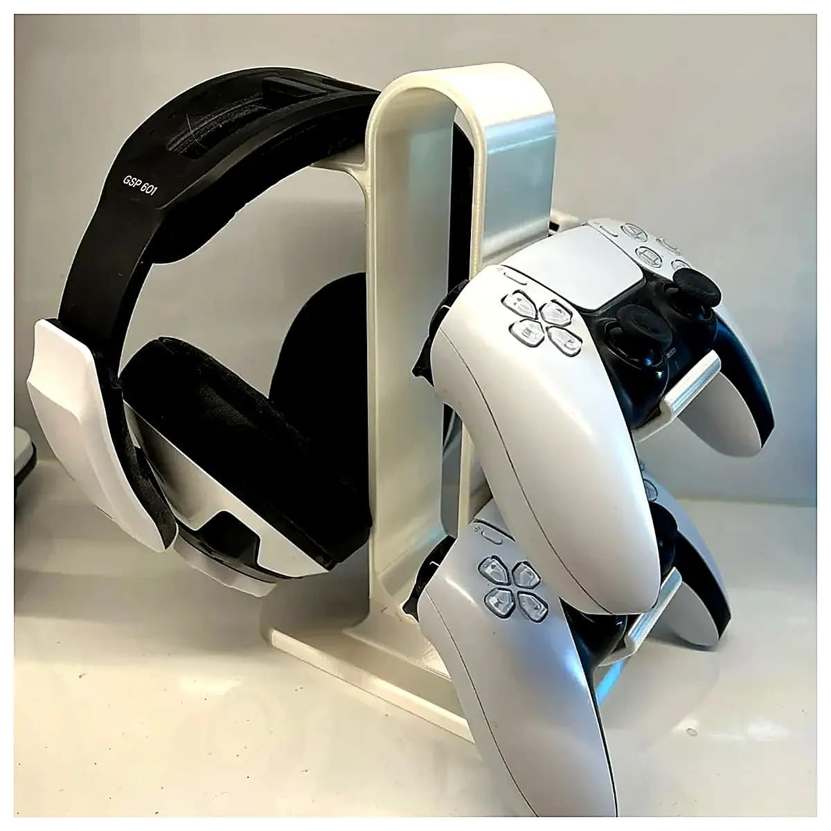 Wireless Earbuds Holder Controller Stand Mobile Gaming Accessories Earphone Fixing Clip Controller Foot Rest for Mobile Gaming