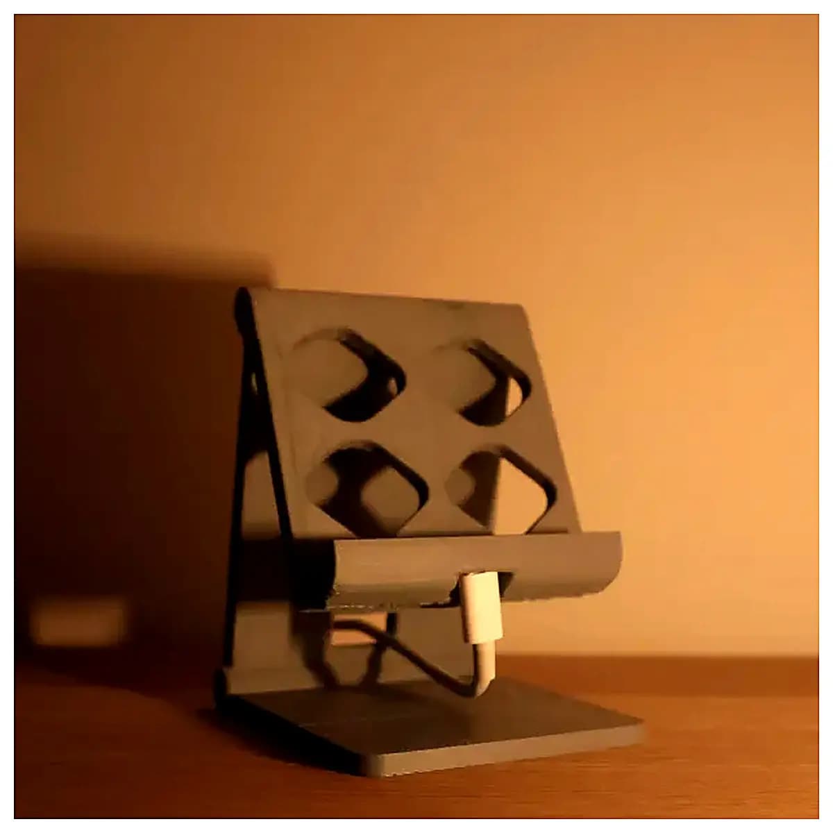 Phone Stand with Cooling Vents Phone Clip Holder Mobile Phone Support Phone Stand Clamp Cooling Phone Stand Phone Desktop Stand Compatible with All Ph