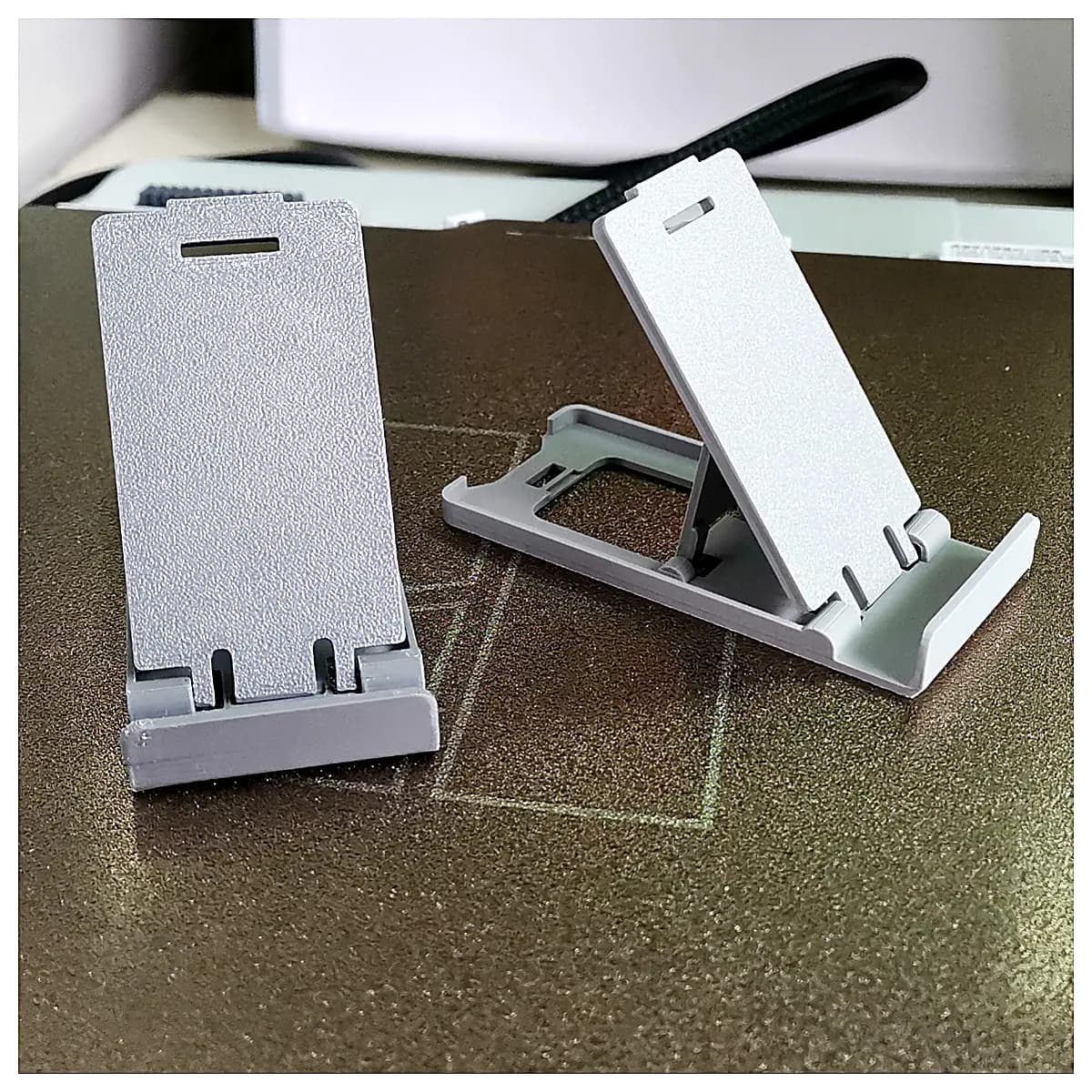 Mobile Phone Holder Portable Stand Pocket Car Mount Desk Stand Phone Accessory Stand Compatible with All Phones