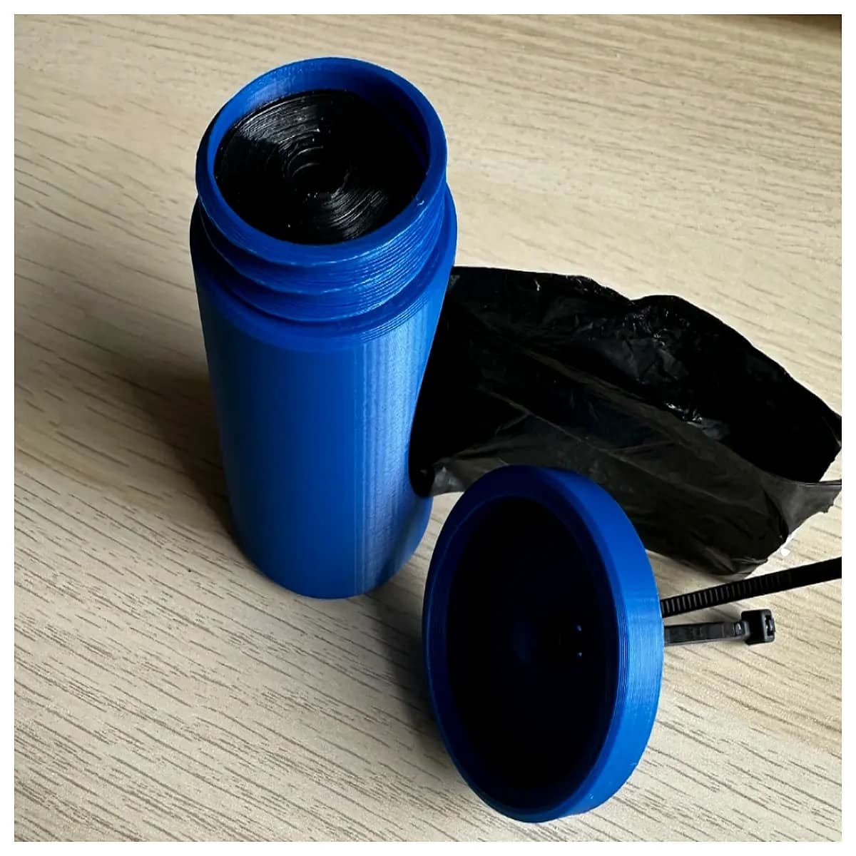 portable dog poop bag dispenser holder clip leash attachment waste bag organizer compact travel