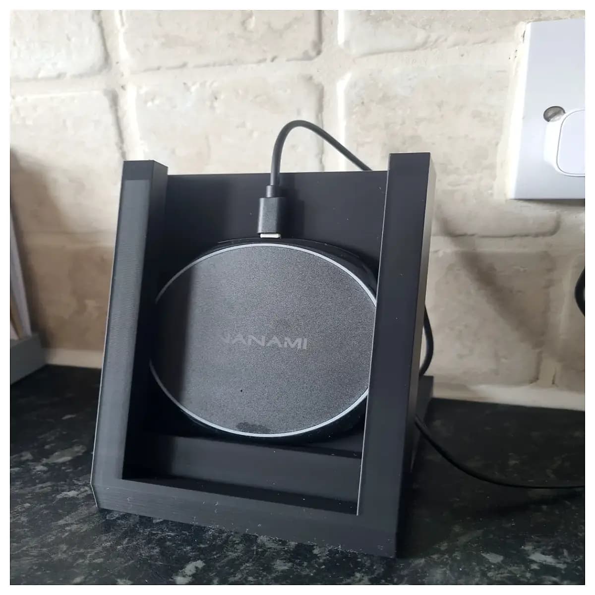 wireless charging fast charge compatible s23 s24 qi2 magnetic desk mount holder for nightstand office