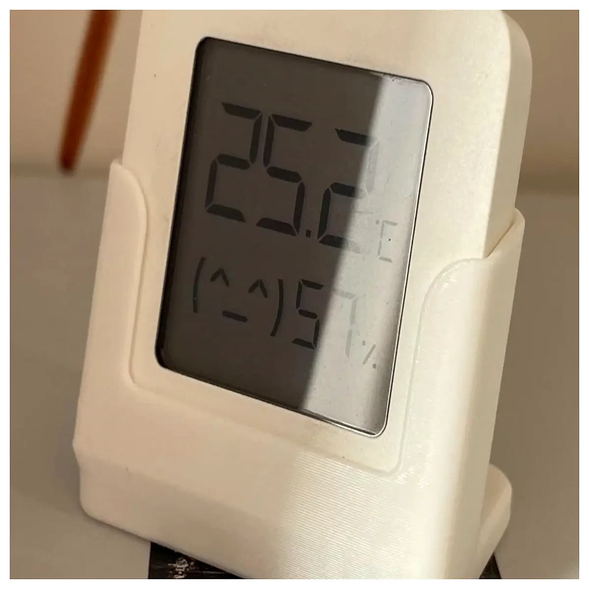 smart thermometer base station digital temperature humidity sensor home office monitoring accurate reading