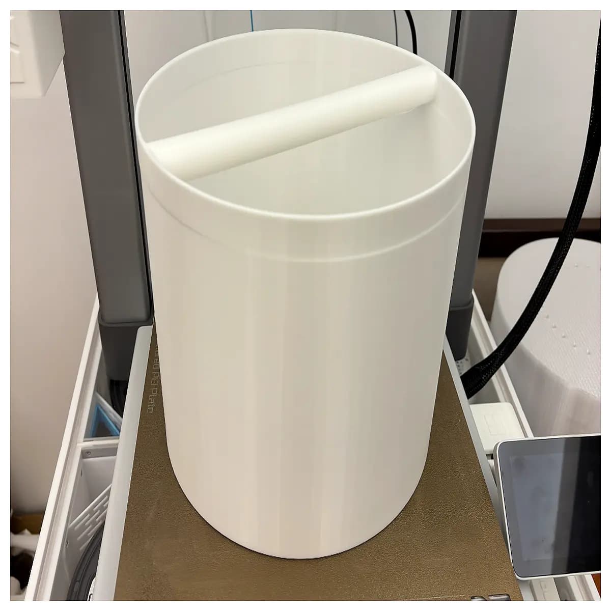 coffee grounds disposal bin kitchen countertop compost container odor waste receptacle for coffee shops