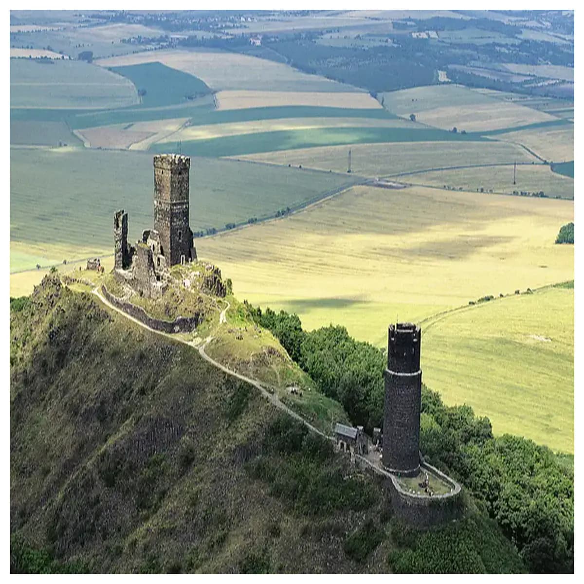 ancient fortress ruins historical landmark travel guide photography spots medieval architecture