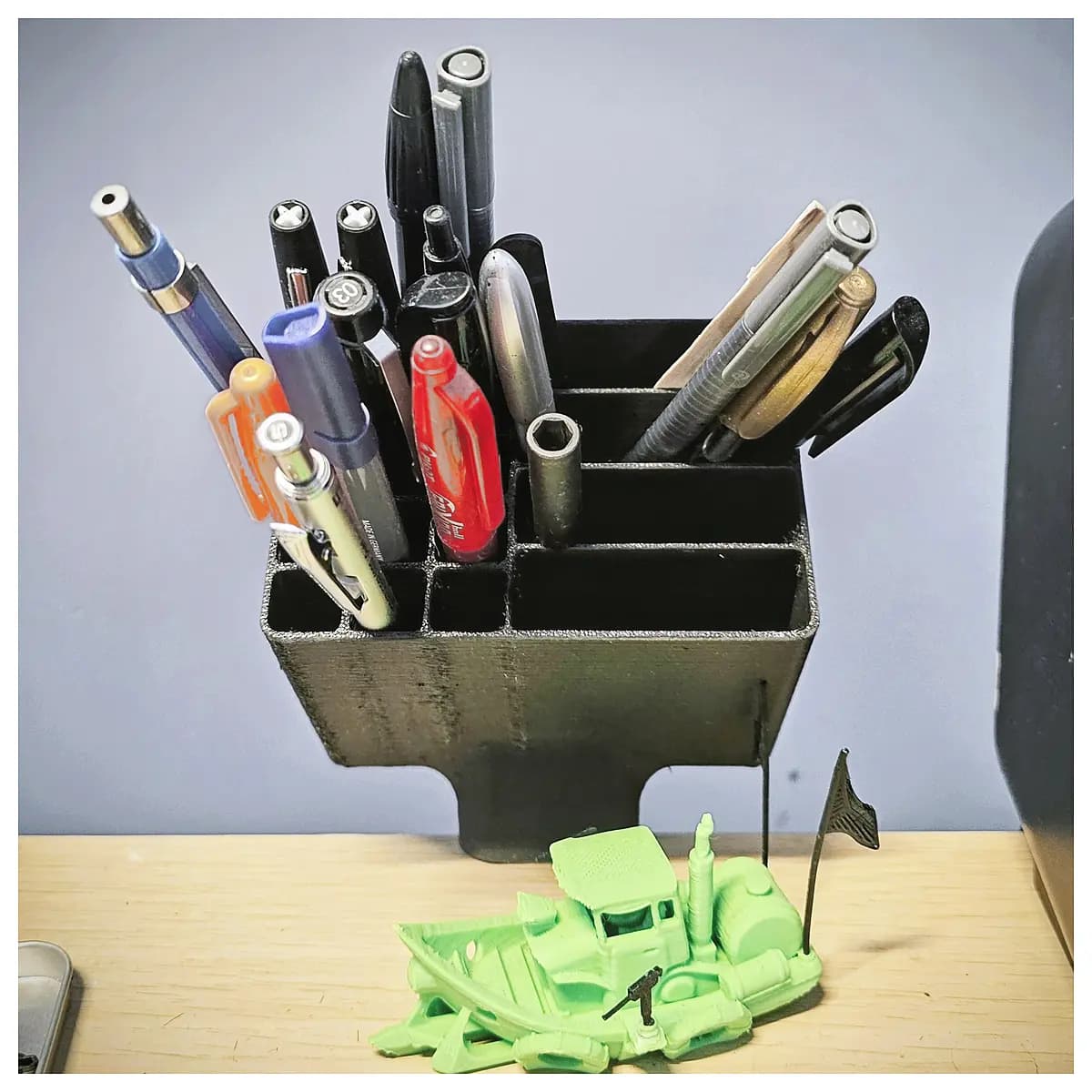 desk organizer pen holder cup mesh metal office supplies storage caddy desktop accessories