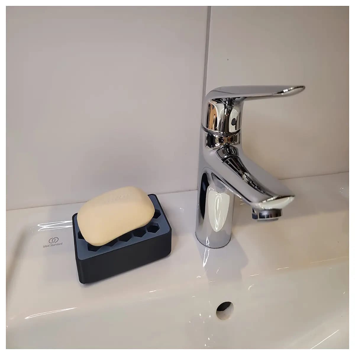modern honeycomb soap dish holder bathroom counter drainable non slip soap tray organizer