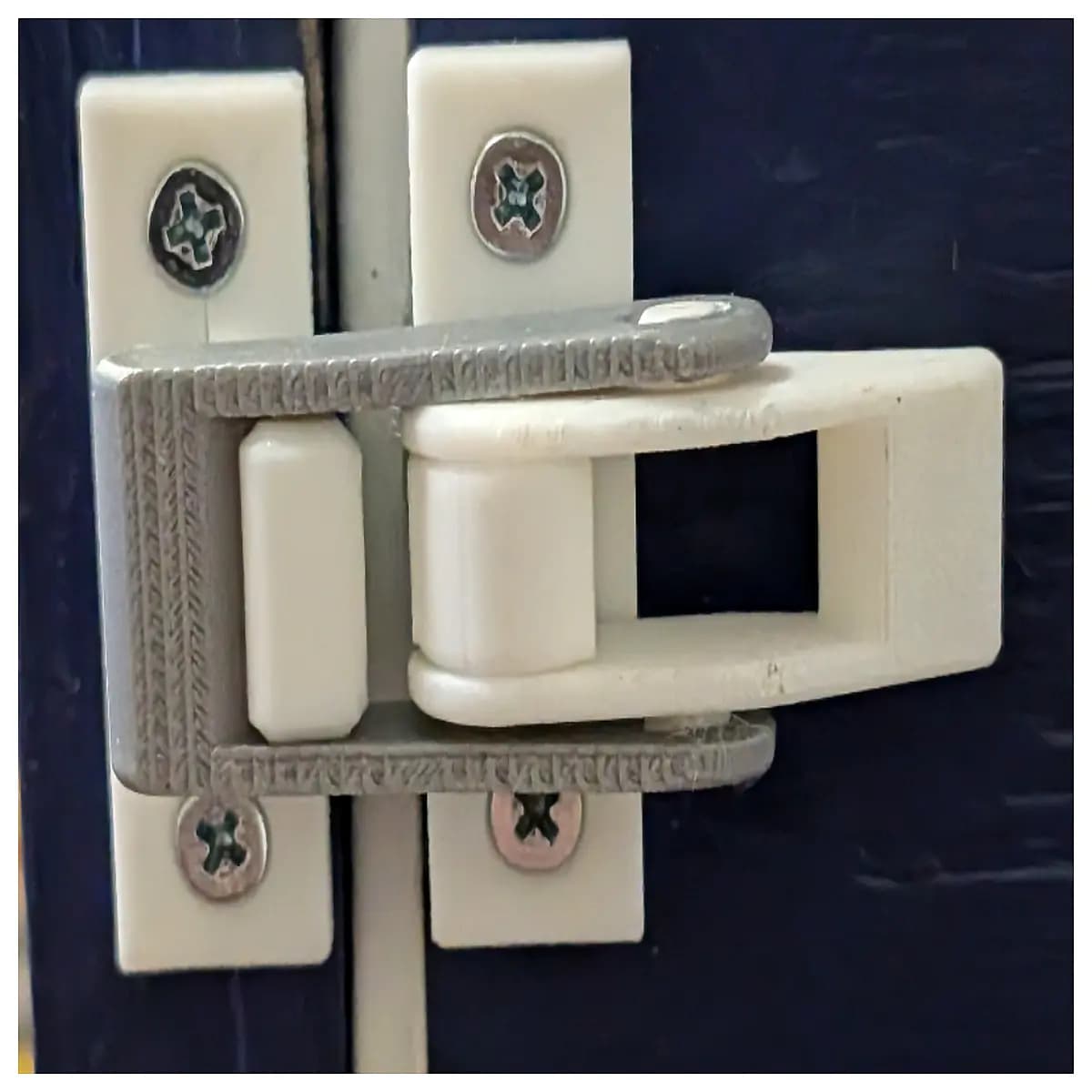 extended center lock mechanism duty industrial safety latch long throw locking bar