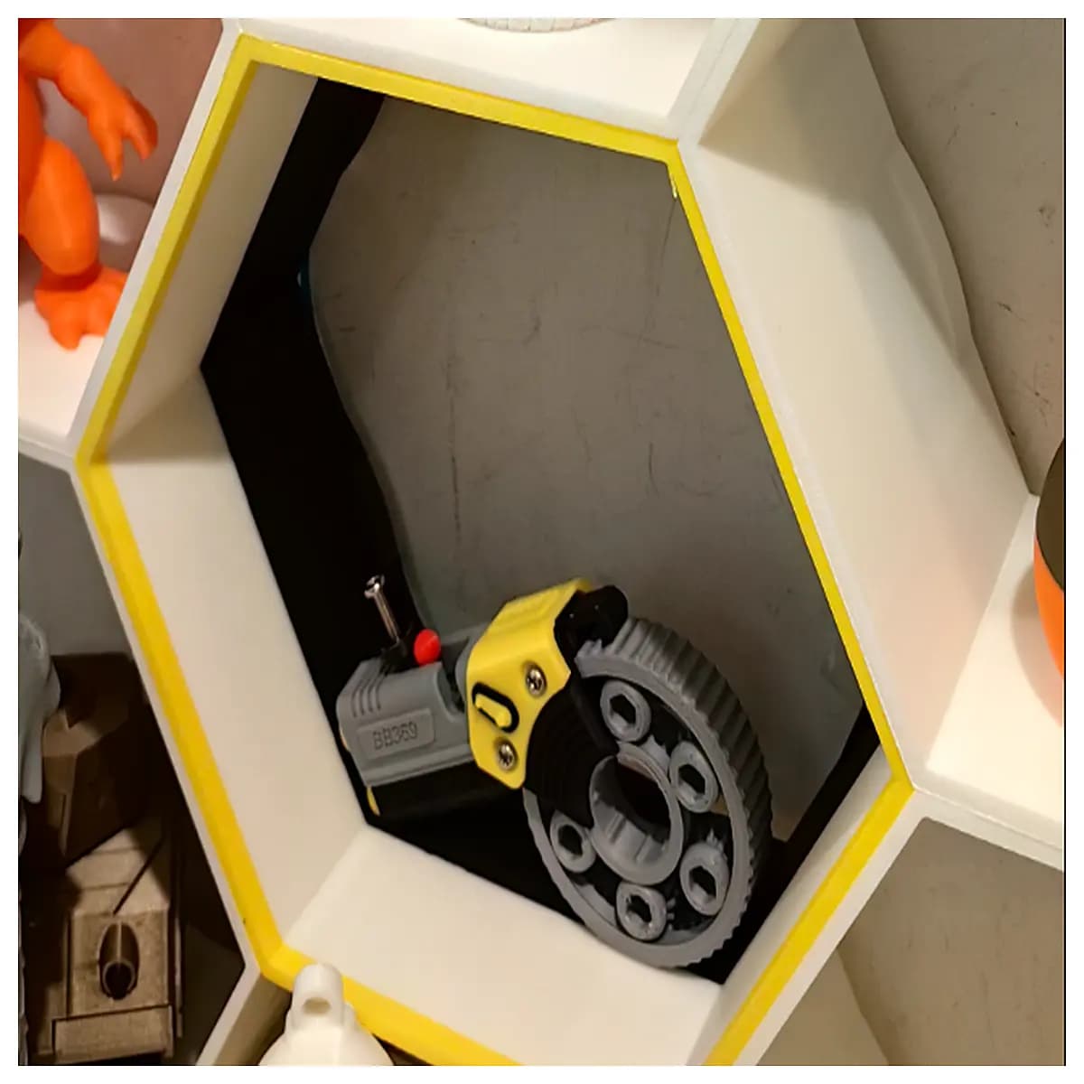 modular hexagon shelf with strip customizable shape retail store fixture