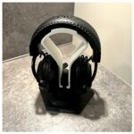 Headphone Holder Earbud Clip Phone Stand Mobile Holder Accessory Compatible with All Phones Phone Support Bracket