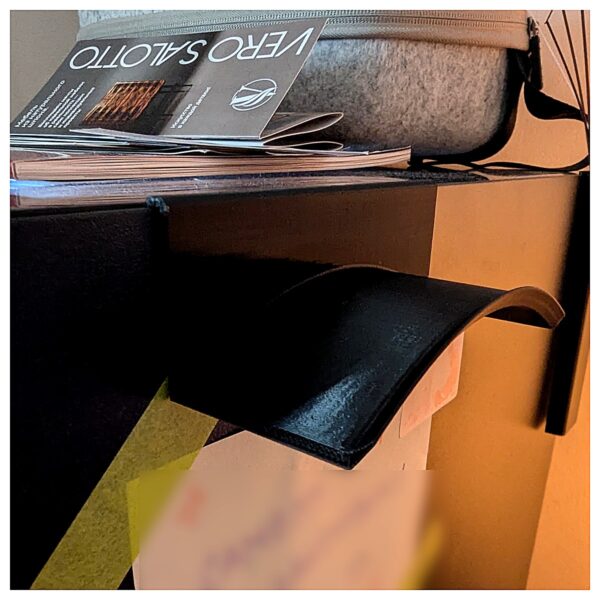 Headphone Holder Clip Earbud Stabilizer Noise Cancelling Ear Cushion Accessory Phone Holder Mobile Earphone Support