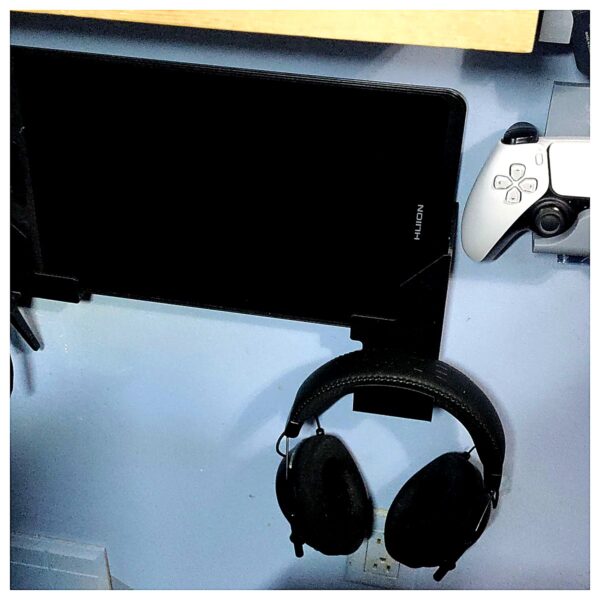 Tablet Stand with Headphone Hook Phone Holder Lazy Holder Desktop Stand Protective Stand TV Tablet Stand