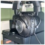 Headphone Holder Earbud Clip Phone Stand Mobile Headphone Support Accessory Phone Ear Hook Compatible All Phones