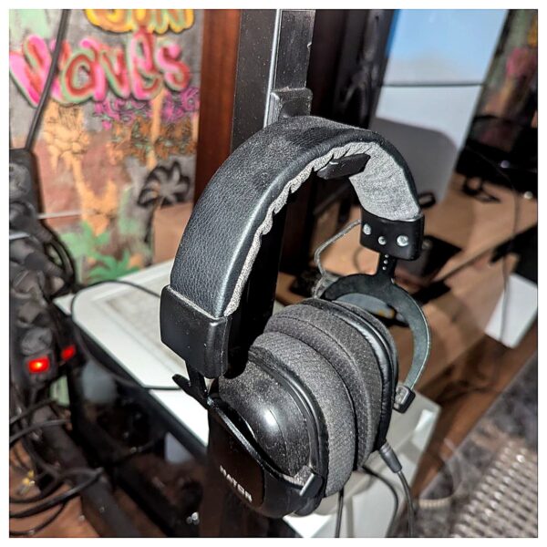 Headphone Hook Mobile Phone Holder Earbud Cord Phone Accessory Phone Organizer Mobile Headphone Rope Phone Accessories