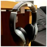 Headphone Holder Clip Earbud Grip Phone Stand Mobile Accessory Anti Lost Bracket Phone Clip Perfect for Headphones Phones