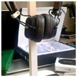 Headphone Holder Clip Earbud Grip Noise Cancelling Ear Hooks Phone Accessory Compatible with iPhone 14 13 Pro Max