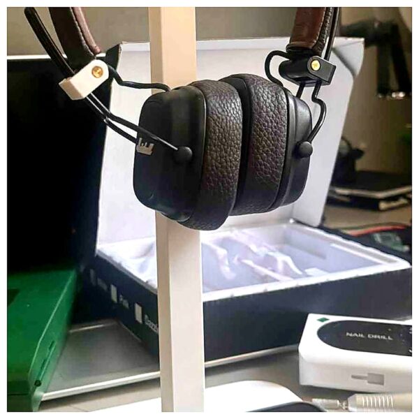 Headphone Holder Clip Earbud Grip Noise Cancelling Ear Hooks Phone Accessory Compatible with iPhone 14 13 Pro Max