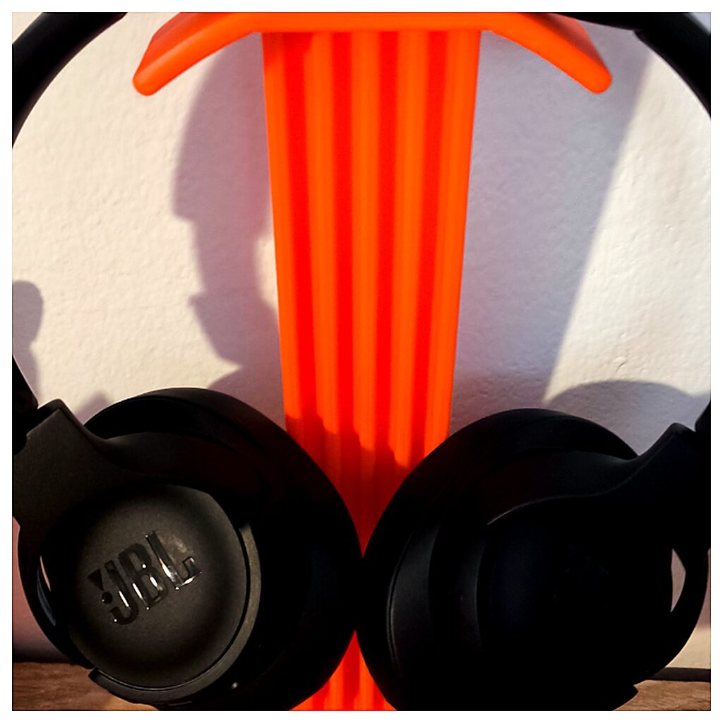 Headphone Holder Earbud Cord Organizer Mobile Phone Stand Headphone Strap Accessory Phone Earbud Holder Mobile Phone Stand Clip Headphone Stand Bracke