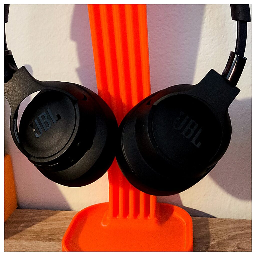 Headphone Holder Earbud Cord Organizer Mobile Phone Stand Headphone Strap Accessory Phone Earbud Holder Mobile Phone Stand Clip Headphone Stand Bracke